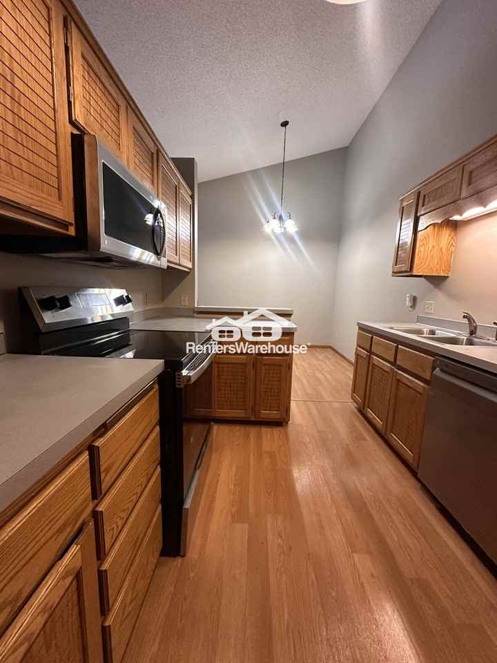 14027 81st Ave N - Photo 3 of 13