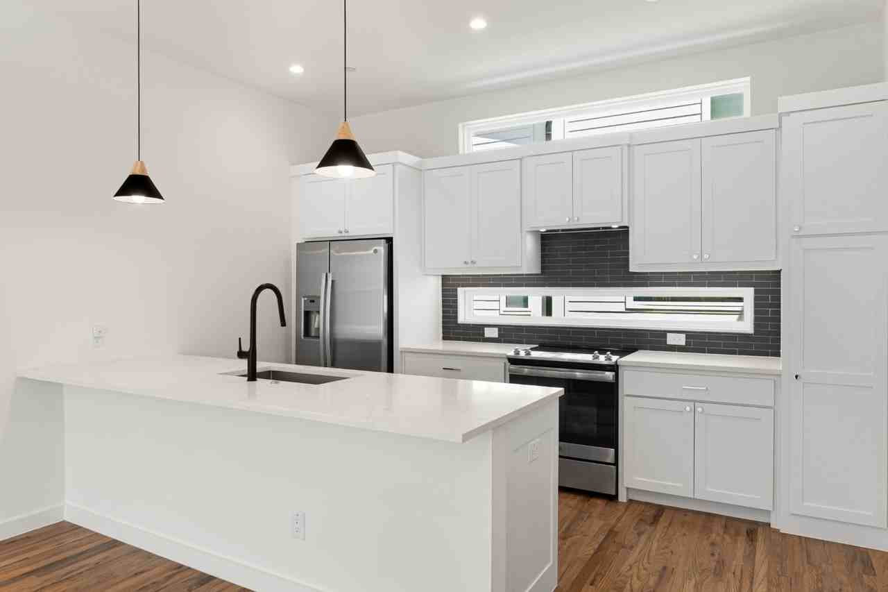 6319 Richmond Ave - Photo 7 of 18