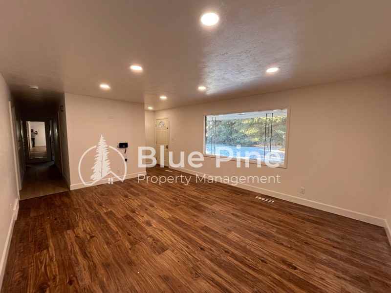 315 Evans Dr - Photo 4 of 24