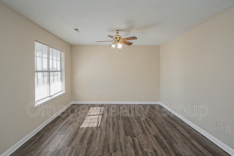 3330 Meridian St N #205 - Photo 3 of 26