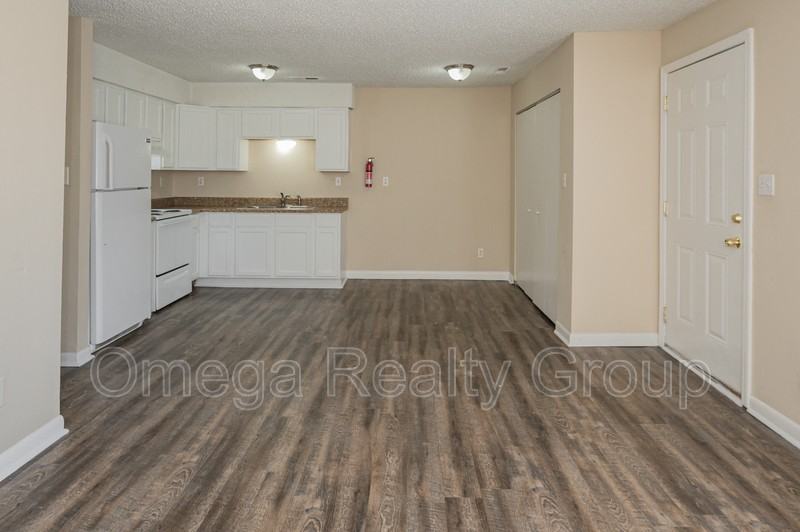 3330 Meridian St N #205 - Photo 7 of 26