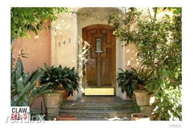 942 S Mansfield Ave - Photo 2 of 5