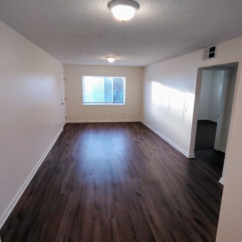 2820 Dupont St S #201 - Photo 5 of 12