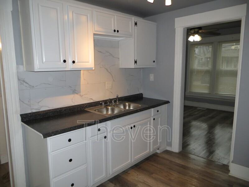 191 Hampshire St #1 - Photo 3 of 12