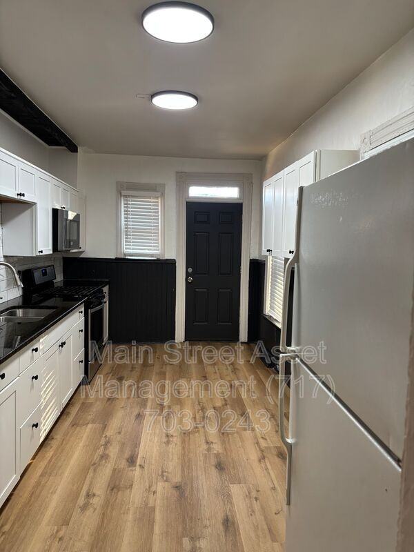 747 S Lime St - Photo 2 of 22