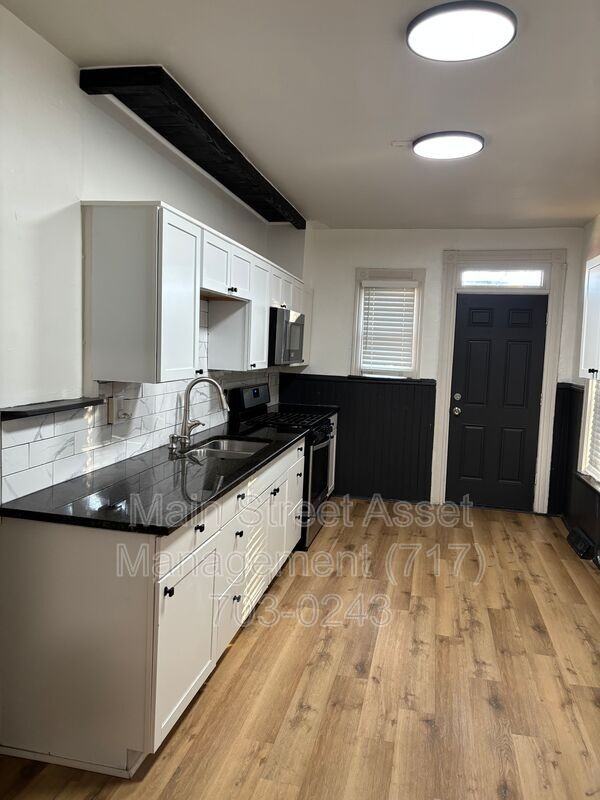 747 S Lime St - Photo 3 of 22