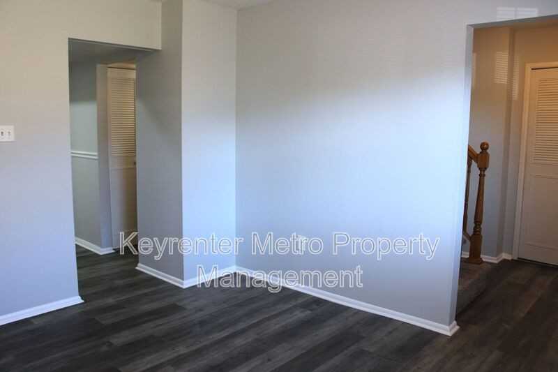 12526 Woodstock Dr E - Photo 4 of 26