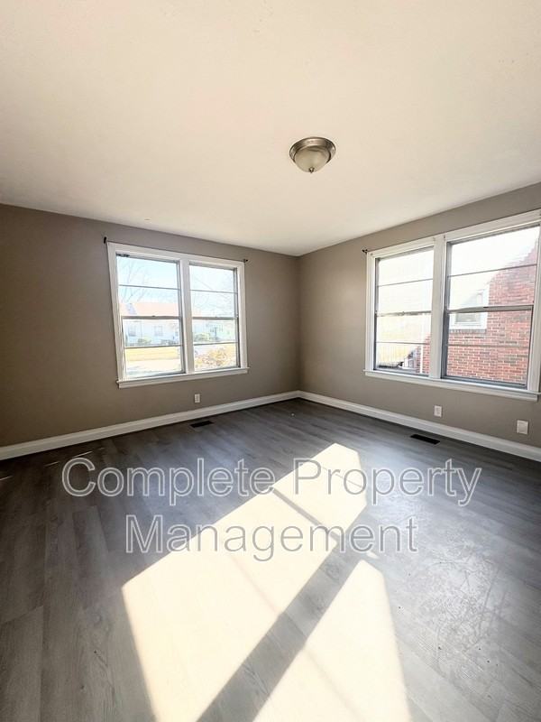 3212 Avenue G - Photo 6 of 9