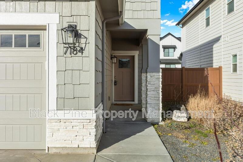 7184 W Riverwood St - Photo 3 of 42