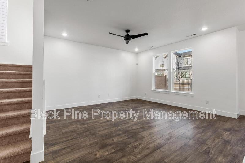 7184 W Riverwood St - Photo 4 of 42