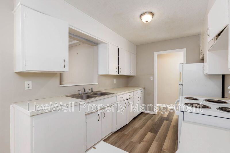 1169 Dogwood Ln - Photo 7 of 16