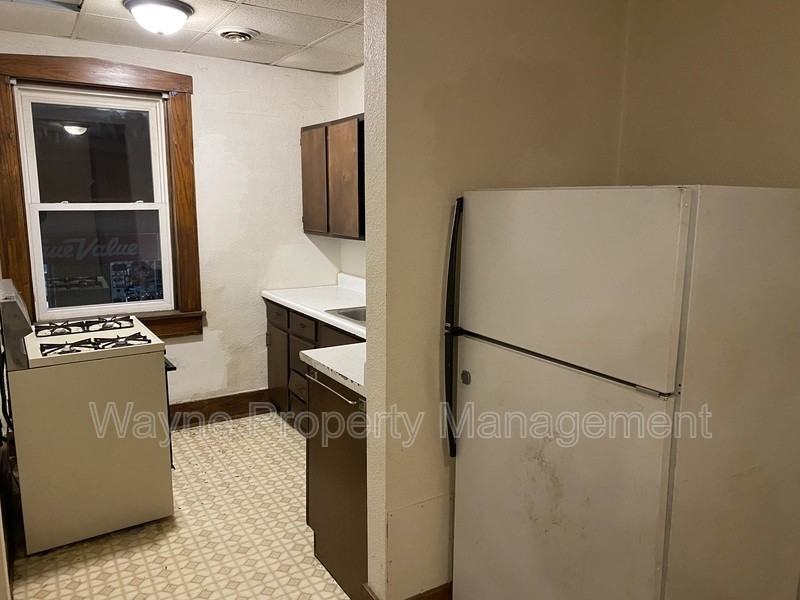 546 2nd St #7 - Photo 7 of 8