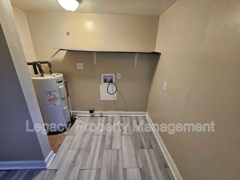 1212 Mccormick St - Photo 5 of 6