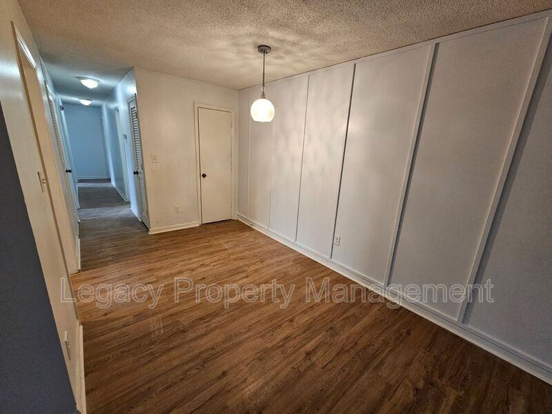 2805 Treestead Cir - Photo 3 of 12