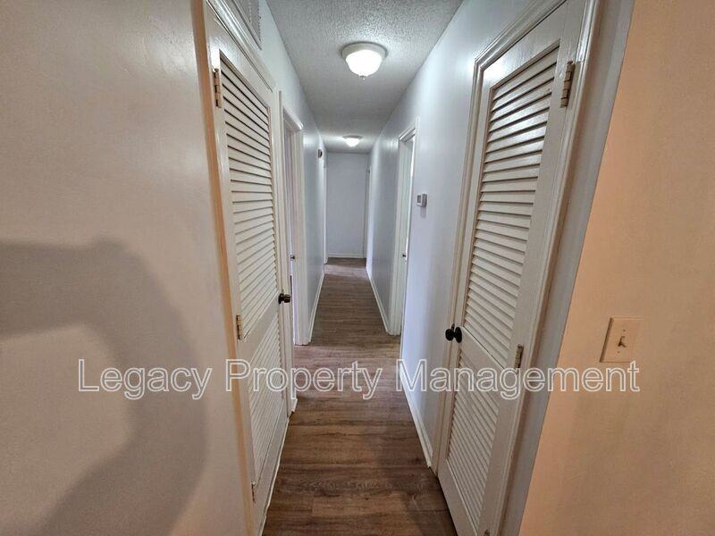 2805 Treestead Cir - Photo 5 of 12