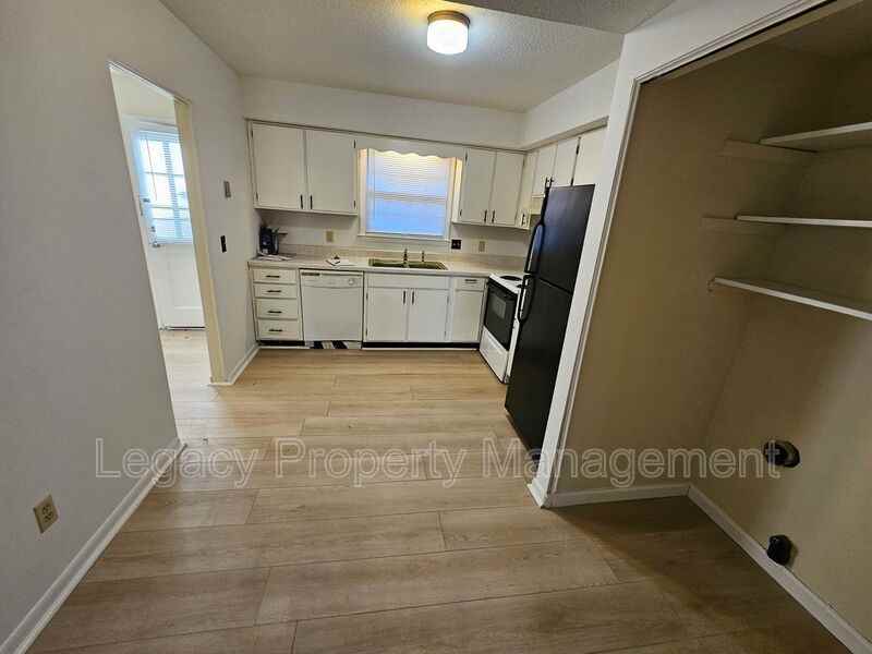 514 Peele St #C - Photo 4 of 17