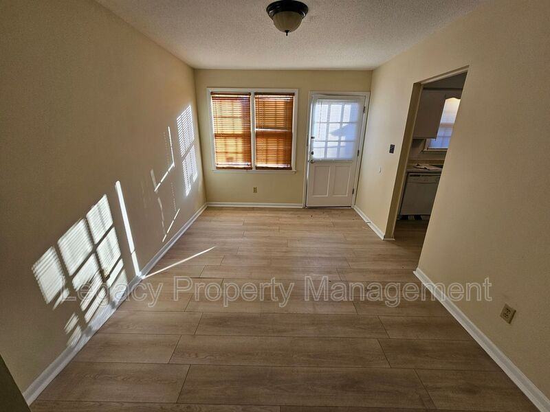 514 Peele St #C - Photo 5 of 17