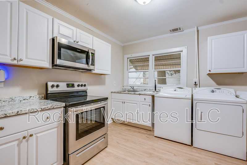 1123 E 70th St #A - Photo 6 of 21