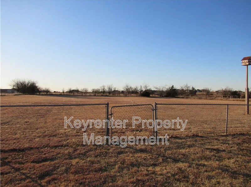 4211 Koerner Dr Ne - Photo 3 of 46