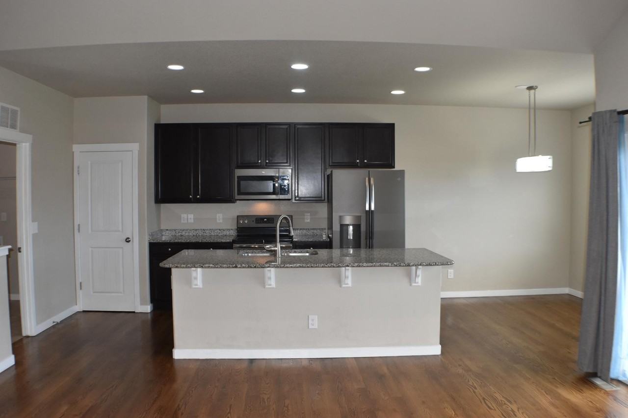 7941 Barraport Dr - Photo 4 of 29