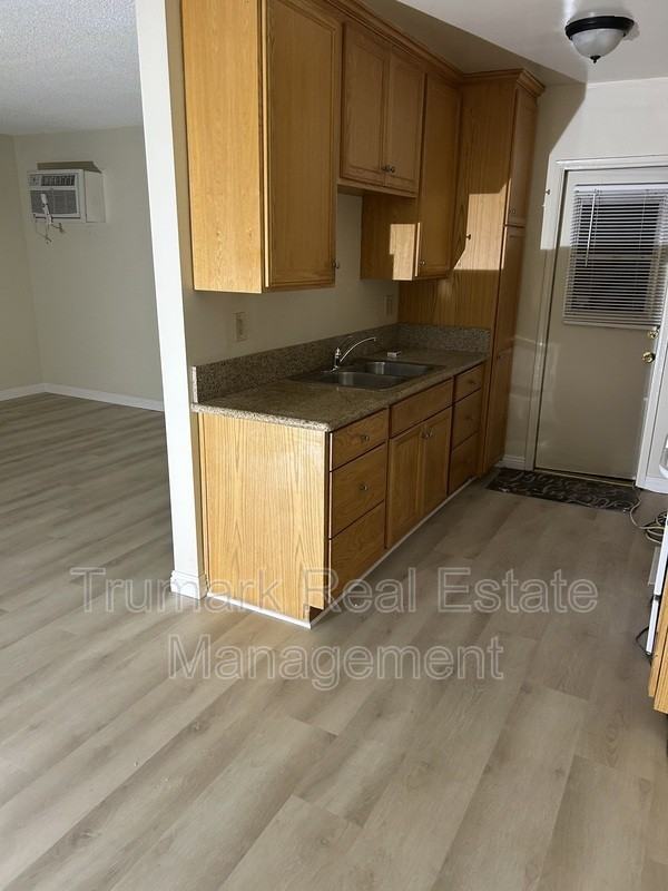 610 E Santa Anita Ave #B - Photo 6 of 7