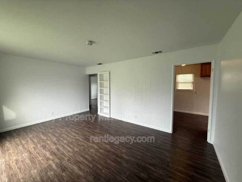 5657 Bonniemae Way - Photo 5 of 17