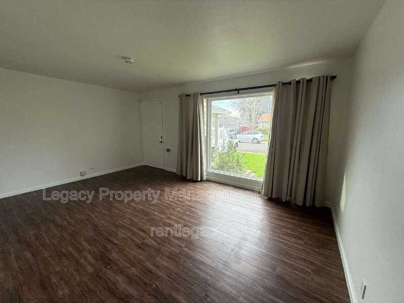 5657 Bonniemae Way - Photo 6 of 17