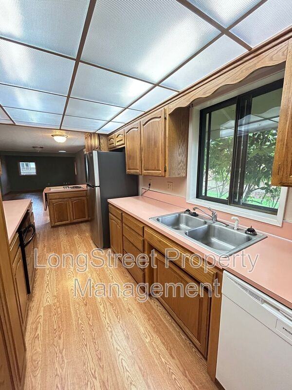 2917 Takena St Sw - Photo 2 of 31