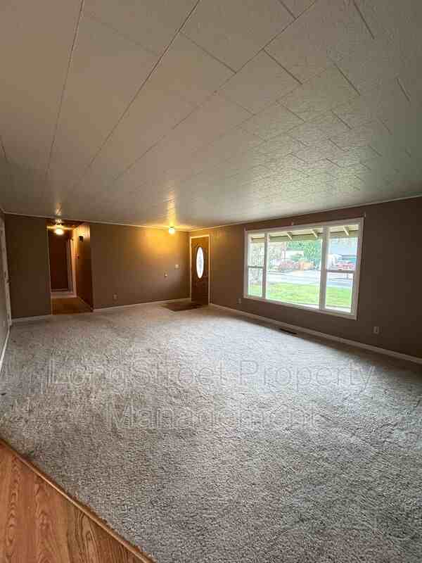 2917 Takena St Sw - Photo 6 of 31