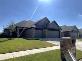 featured image of 11608 Nw 104th St