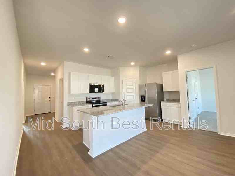 68 Kelton Ln - Photo 3 of 14