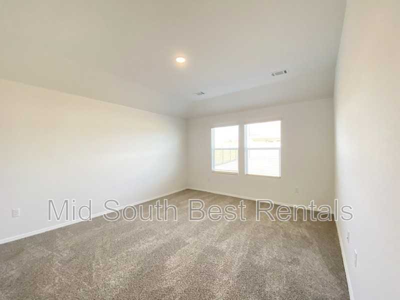 68 Kelton Ln - Photo 5 of 14