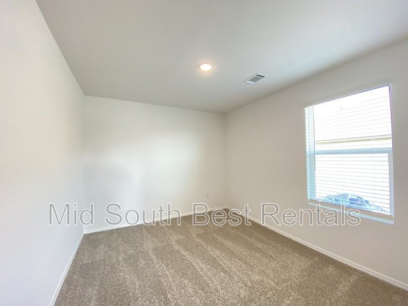 68 Kelton Ln - Photo 6 of 14