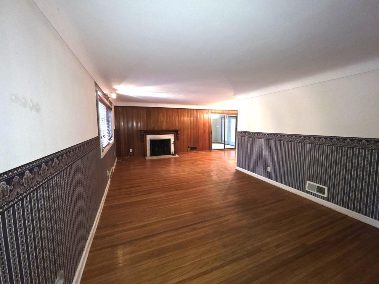 3425 Brantford Rd - Photo 3 of 32