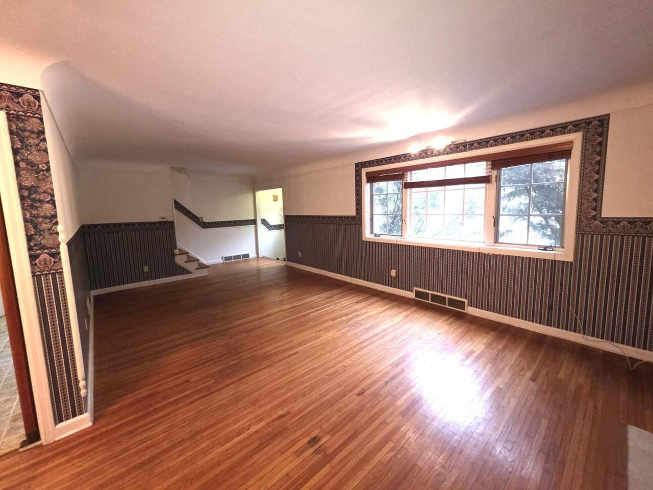 3425 Brantford Rd - Photo 4 of 32