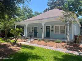 featured image of 125 Saint Paul St