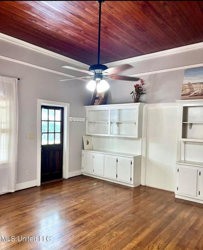 125 Saint Paul St - Photo 3 of 14