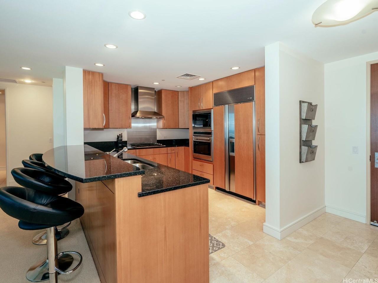 1288 Ala Moana Blvd #9C - Photo 4 of 16