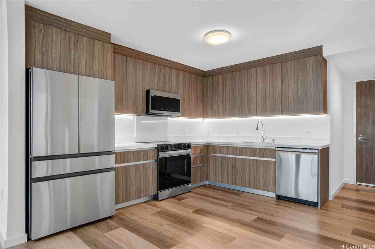 1500 Rycroft St #3703R - Photo 5 of 25