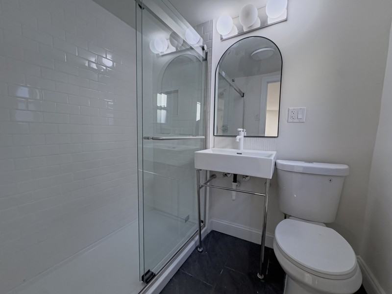 2039 Green St - Photo 3 of 18