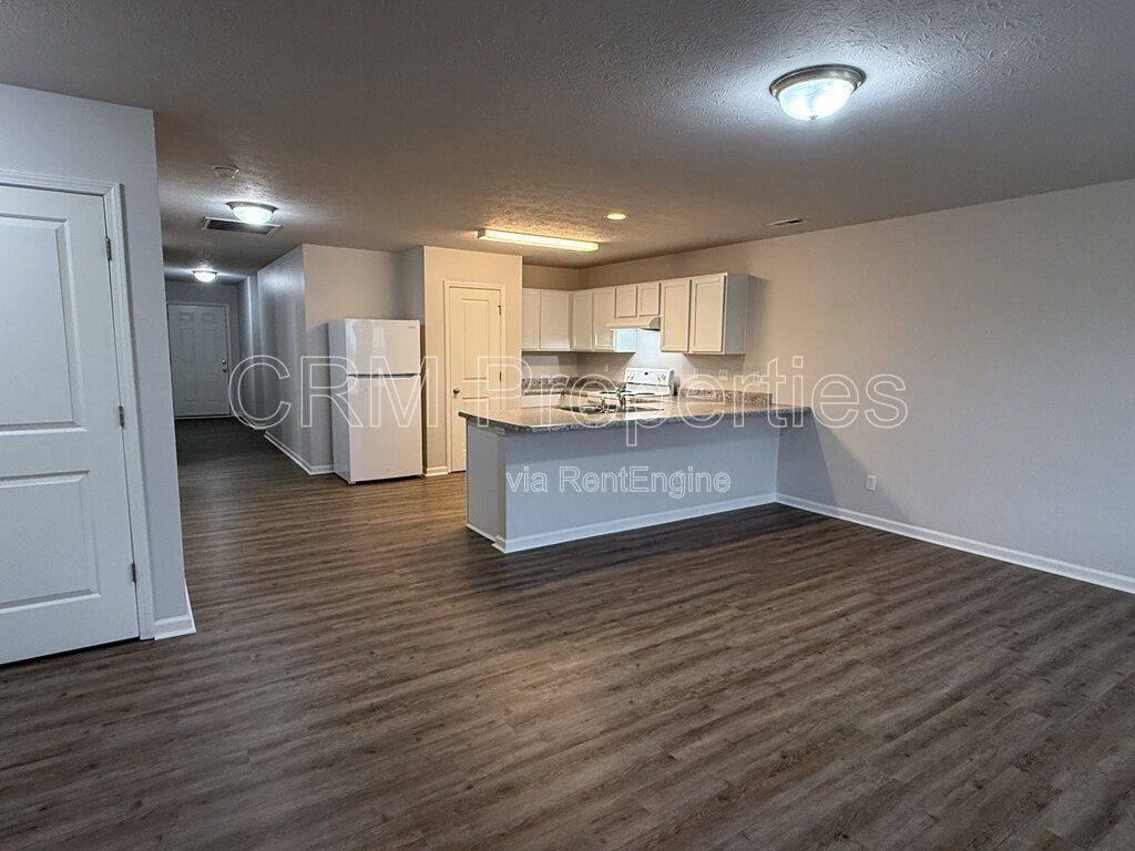 306 Shrack Ln - Photo 3 of 10