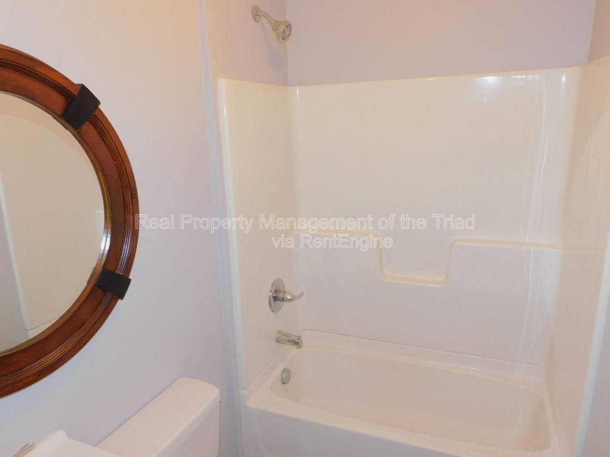 201 Sheppard St - Photo 2 of 10