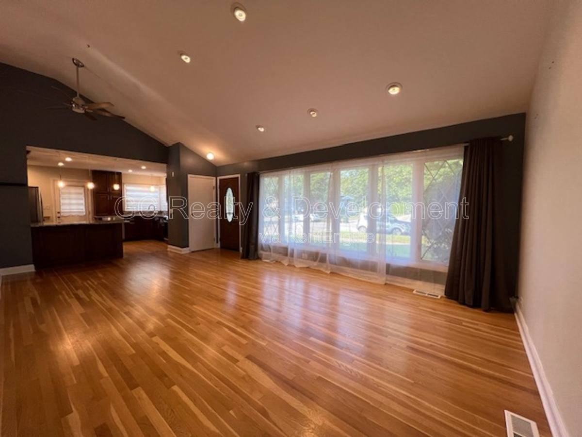 8931 N Merrill St - Photo 2 of 10