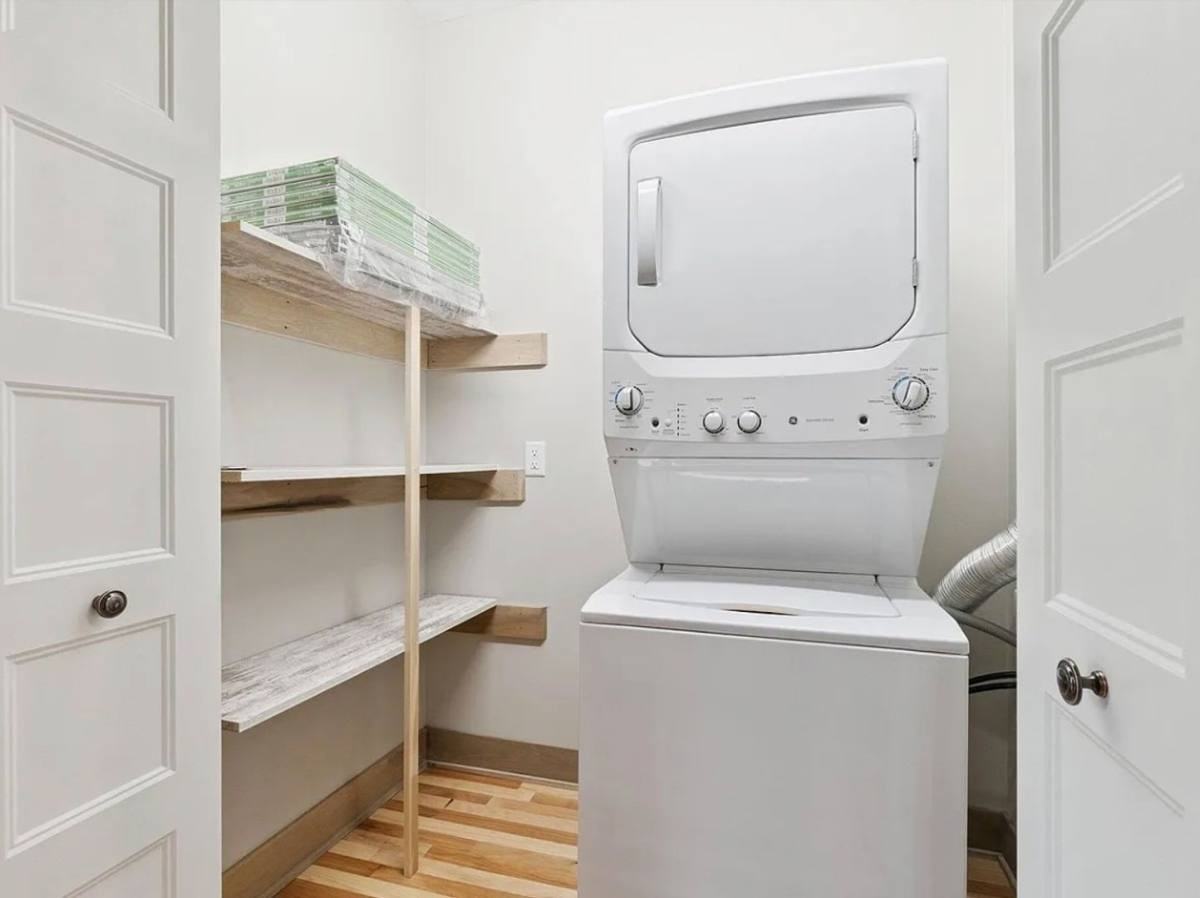 800 Douglas St Nw #B - Photo 7 of 10