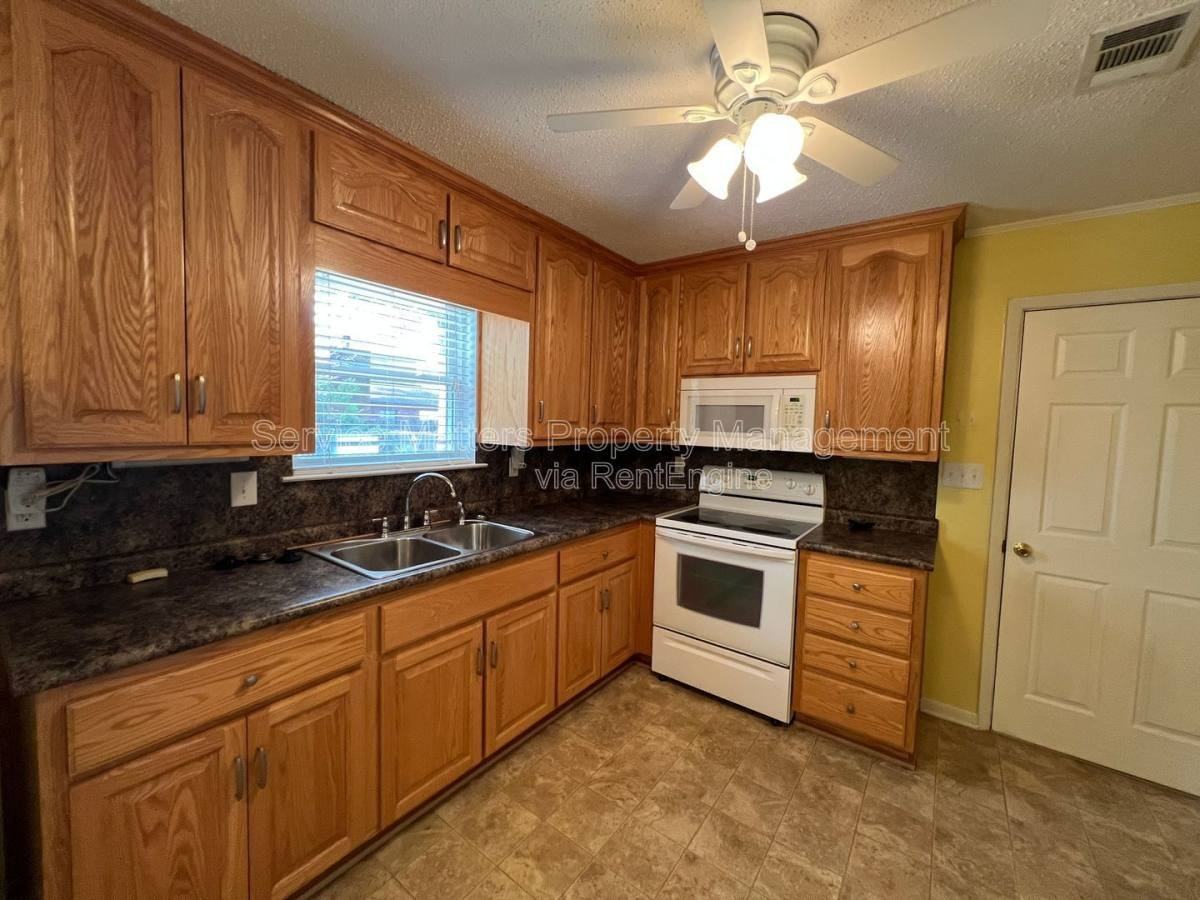 3227 Fresno Ave - Photo 7 of 10