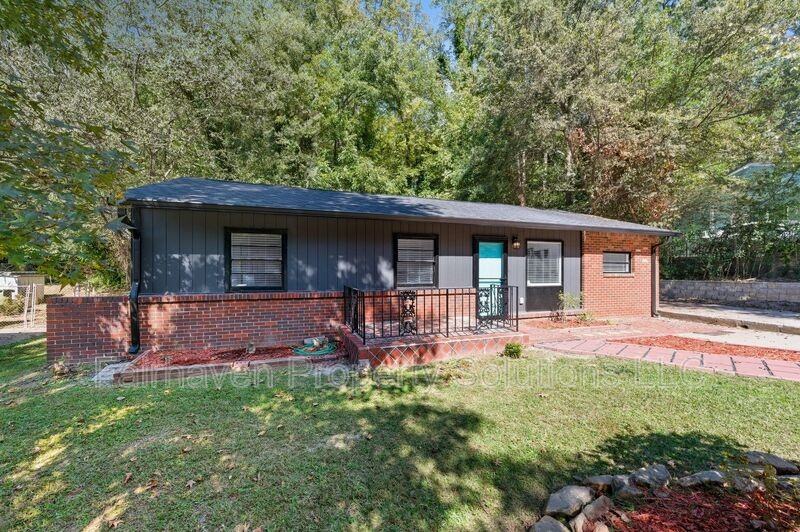 2541 Santa Barbara Dr Nw - Photo 2 of 36