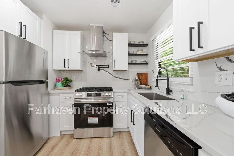 2541 Santa Barbara Dr Nw - Photo 5 of 36