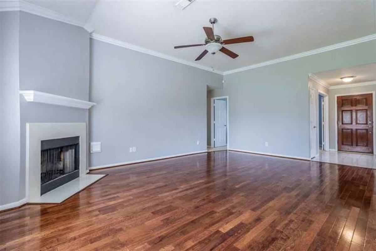 221 Armand Bay Dr - Photo 4 of 10