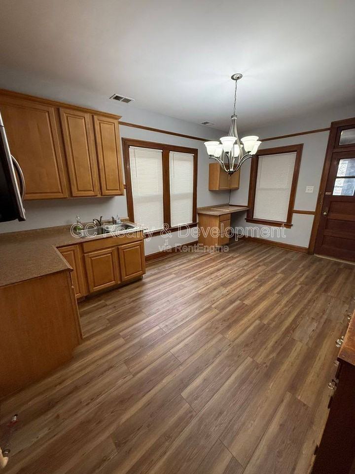 4342 S Whipple St #2 - Photo 3 of 10