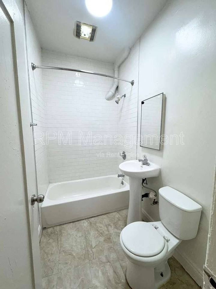 1101 S Norton Ave #101 - Photo 3 of 8